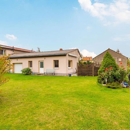 Idyllic Bungalow In Pepelow With Garden Екстер'єр фото