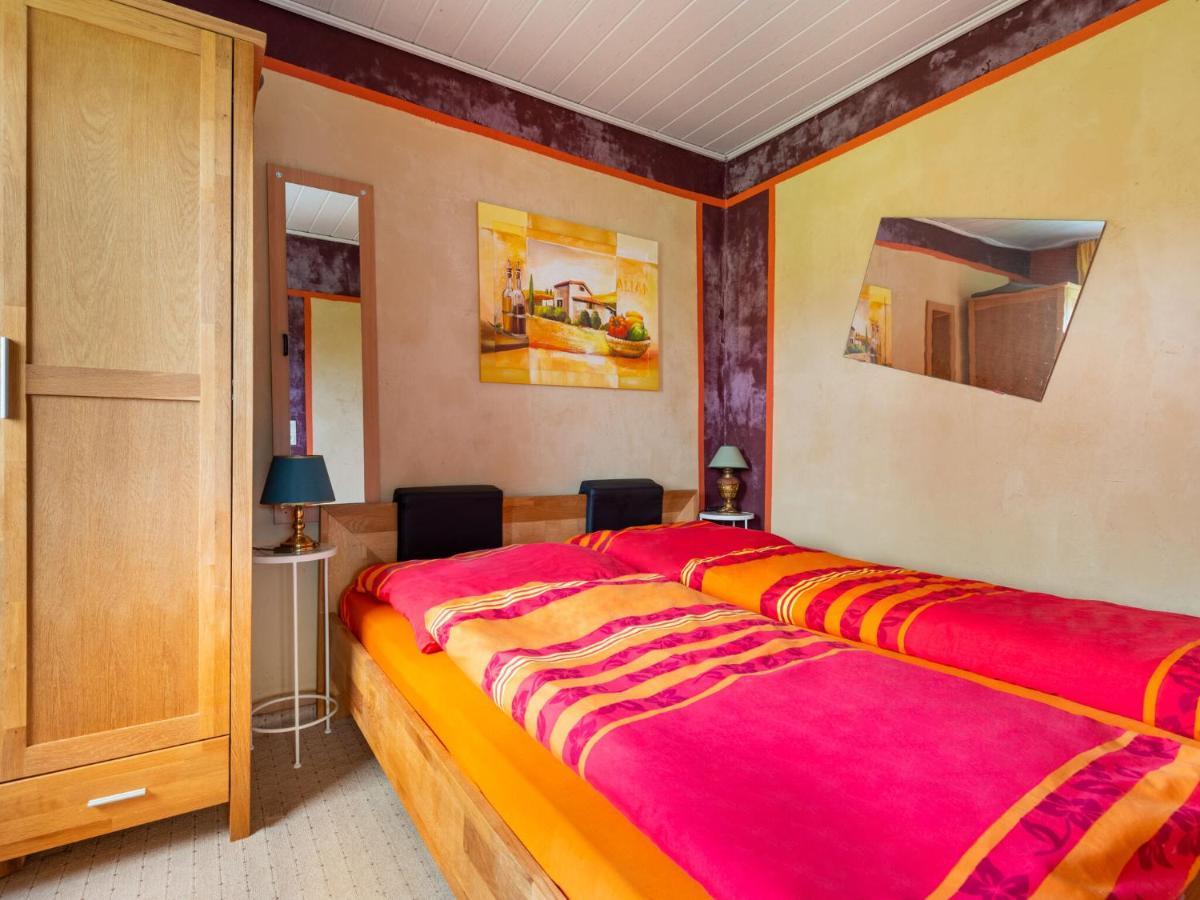 Idyllic Bungalow In Pepelow With Garden Екстер'єр фото