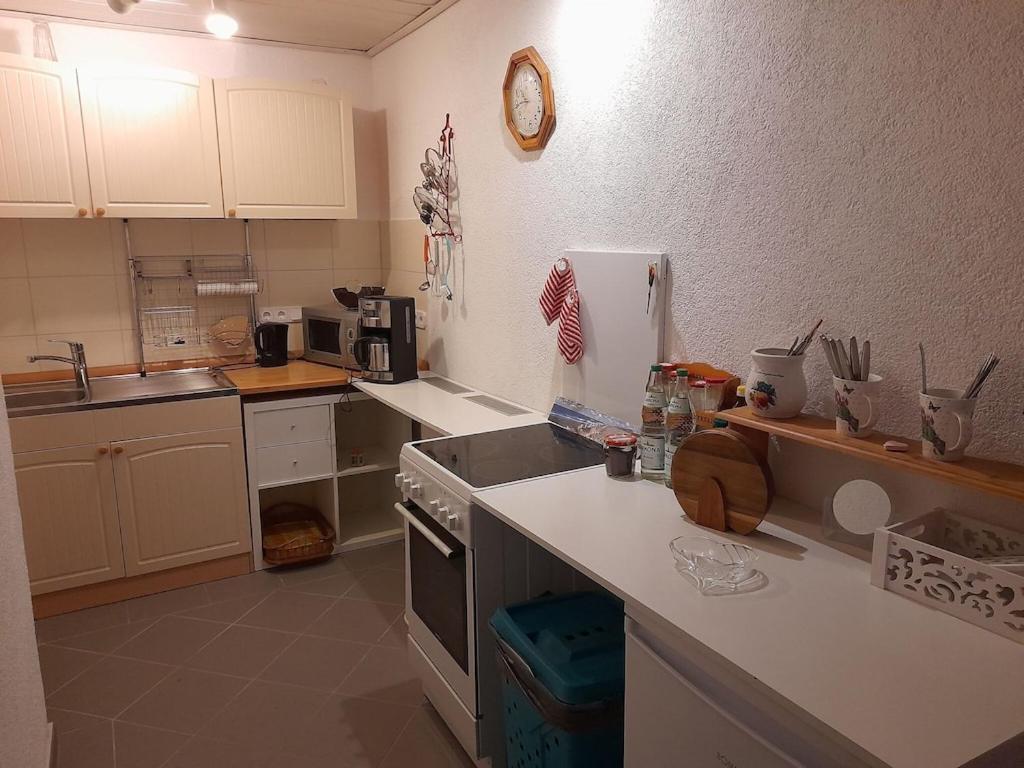 Idyllic Bungalow In Pepelow With Garden Екстер'єр фото